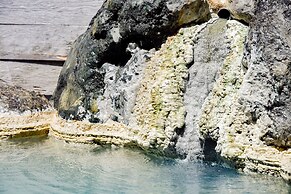 Shirahone Onsen Tsuruya Ryokan