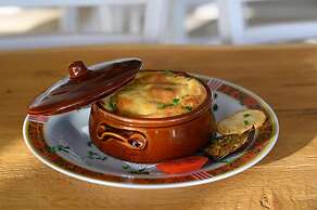 Alianthos Beach Hotel