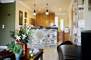 Saint George Hotel & Rooms