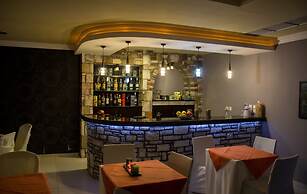 Saint George Hotel & Rooms