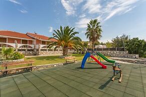 Saint George Hotel & Rooms