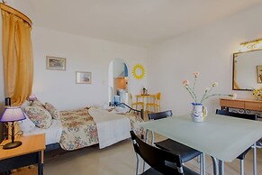 Saint George Hotel & Rooms