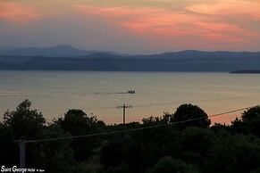 Saint George Hotel & Rooms