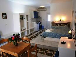 Saint George Hotel & Rooms