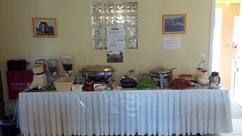 Saint George Hotel & Rooms