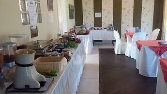 Saint George Hotel & Rooms