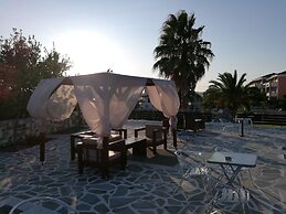 Saint George Hotel & Rooms