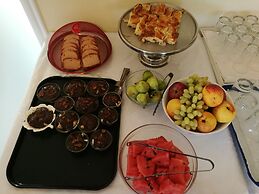 Saint George Hotel & Rooms