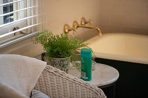 ARCADIA - The Barn Cottage & Rosehill Cottage