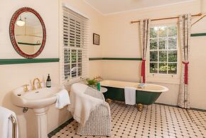 ARCADIA - The Barn Cottage & Rosehill Cottage