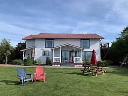 White House Inn on the Waterfront