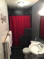 White House Inn on the Waterfront