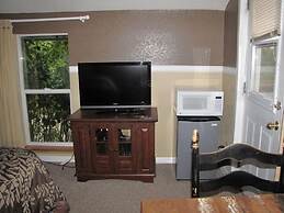 White House Inn on the Waterfront