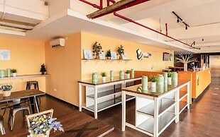 Yellow Bee Tangerang