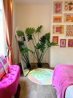 Yellow Bee Tangerang