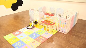 Yellow Bee Tangerang