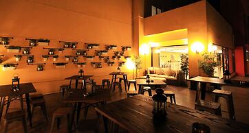 Yellow Bee Tangerang