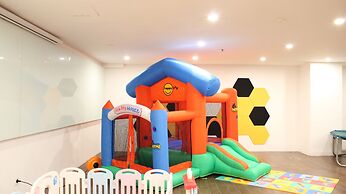 Yellow Bee Tangerang