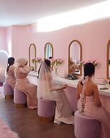 Yellow Bee Tangerang