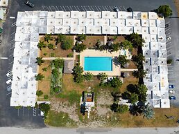 Warm Mineral Springs Motel