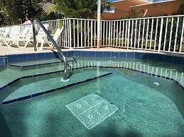 Warm Mineral Springs Motel