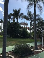 Warm Mineral Springs Motel