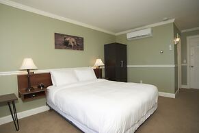 Belknap Point Inn