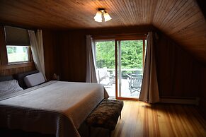 Belknap Point Inn