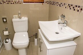 Victoria Heights B and B