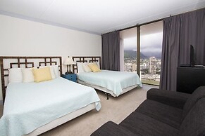 Royal Hawaiian Hospitality