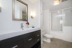 Royal Hawaiian Hospitality