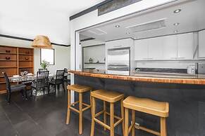 Royal Hawaiian Hospitality