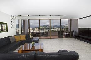 Royal Hawaiian Hospitality