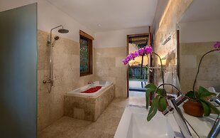 Balangan Beach Villa