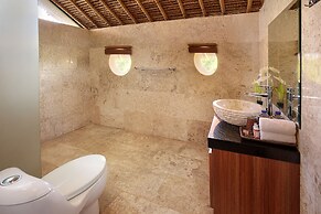 Balangan Beach Villa