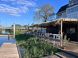 De Zon Hotel & Restaurant by Flow