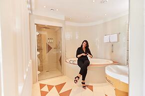 De Zon Hotel & Restaurant by Flow