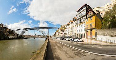 Oporto Trendy River