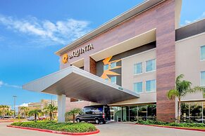 La Quinta Inn & Suites by Wyndham McAllen Convention Center