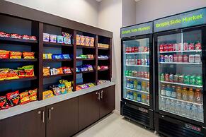 La Quinta Inn & Suites by Wyndham McAllen Convention Center