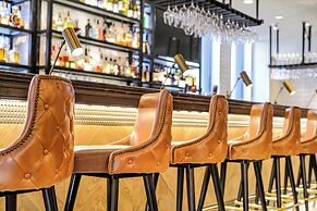 WATERMARK Baton Rouge, Autograph Collection