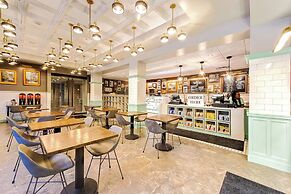 WATERMARK Baton Rouge, Autograph Collection