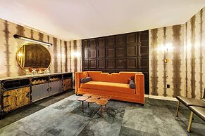 WATERMARK Baton Rouge, Autograph Collection