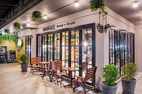 Snoozz Hotel - Hostel