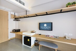 Snoozz Hotel - Hostel