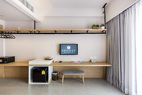Snoozz Hotel - Hostel