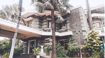 Arimbi Pejaten Suites