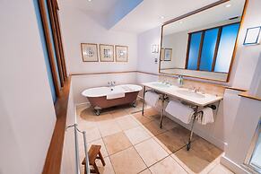 The Bull and Townhouse, Beaumaris- The Inn Collection Group