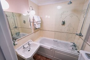 The Bull and Townhouse, Beaumaris- The Inn Collection Group