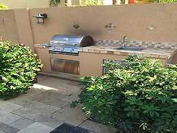 Gold Coast Luxurious and Stylish Condo